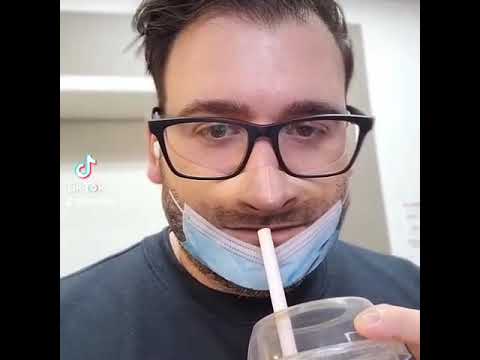 Man wears realistic face mask in Epic mask prank go's viral masken streich