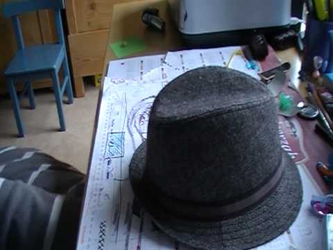 Wasser unterm Hut trinken - Wette wasser hut