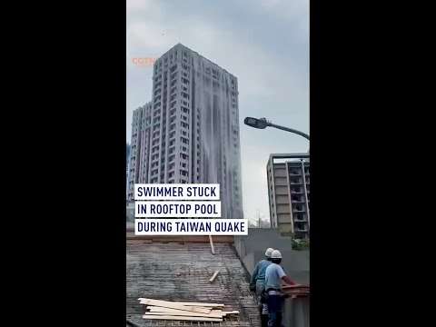 Im Dachpool während eines Erdbebens schwimmen gehen dachpool erdebeben