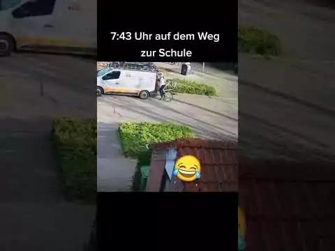 Auf dem Weg zur Schule mit dem Fahrrad schule rad
