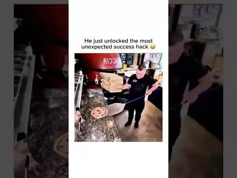 Pizzabäcker bei der Arbeit - Pizzatrick #1 pizza arbeit