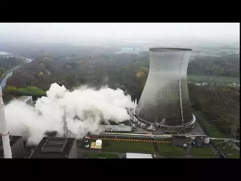 Sprengung der Kühltürme des Kernkraftwerks Gundremmingen Kuehltuerme Gundremmingen