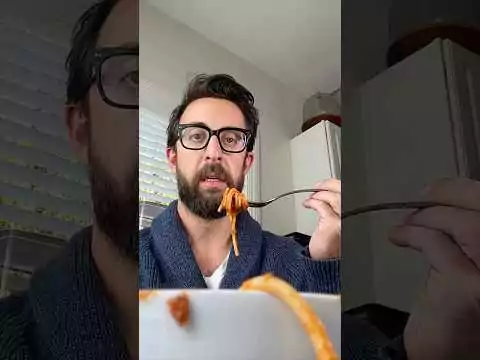 Schmatzen beim Nudelessen schmatzen nudelessen