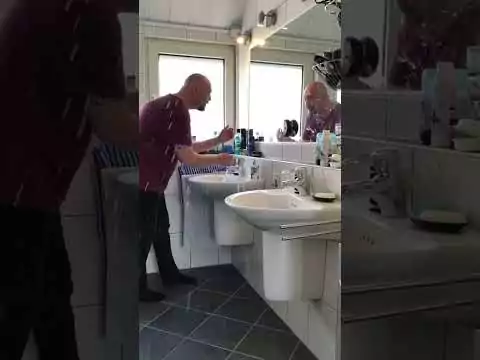 Der erste Besuch beim Sohn zu Hause sohn besuchen