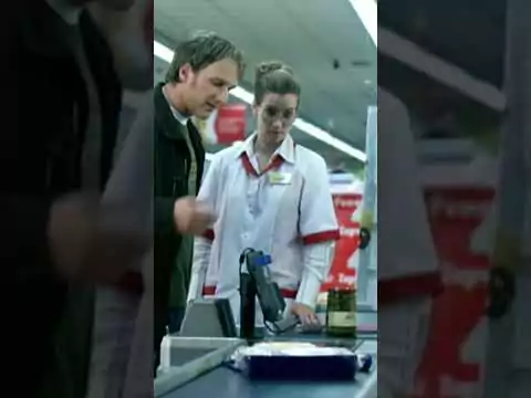 Kassiererin an der Kasse macht Beep | Ladykracher beep kasse